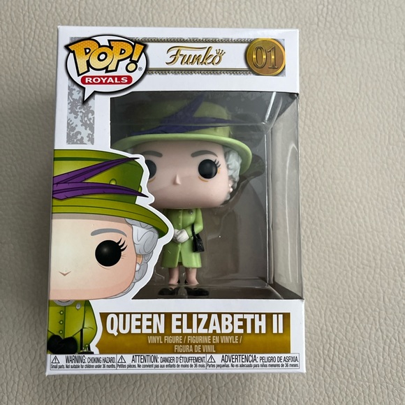 NWB - Funk Pop! Royal #01 Queen Elizabeth II - Picture 1 of 5